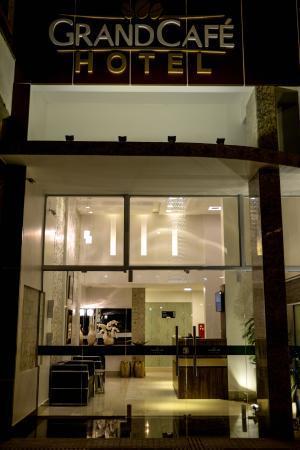 Grand Cafe Hotel 마뉴아수 외부 사진