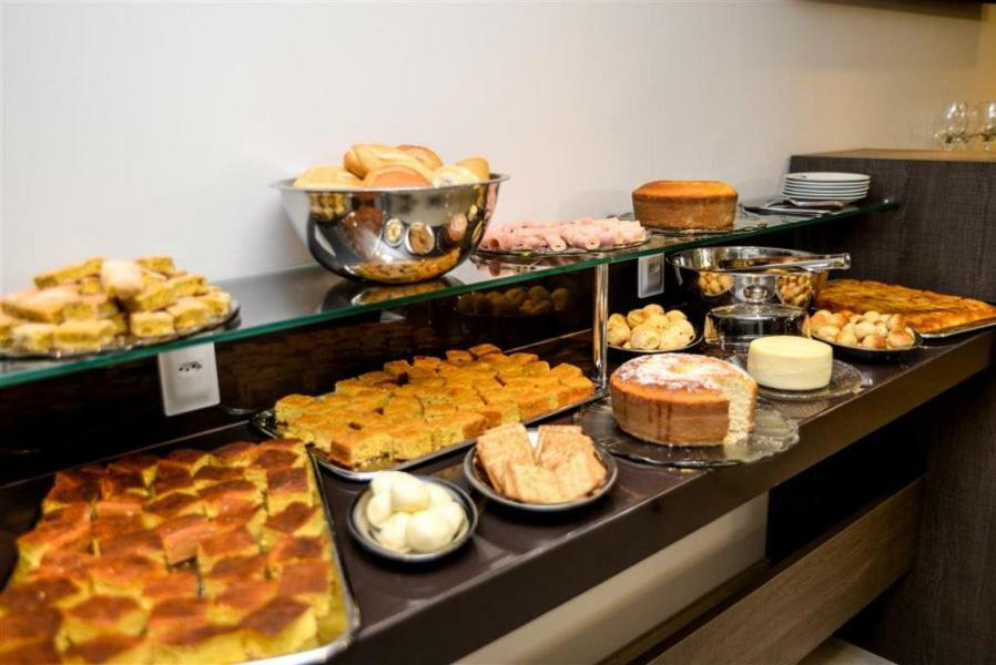 Grand Cafe Hotel 마뉴아수 외부 사진