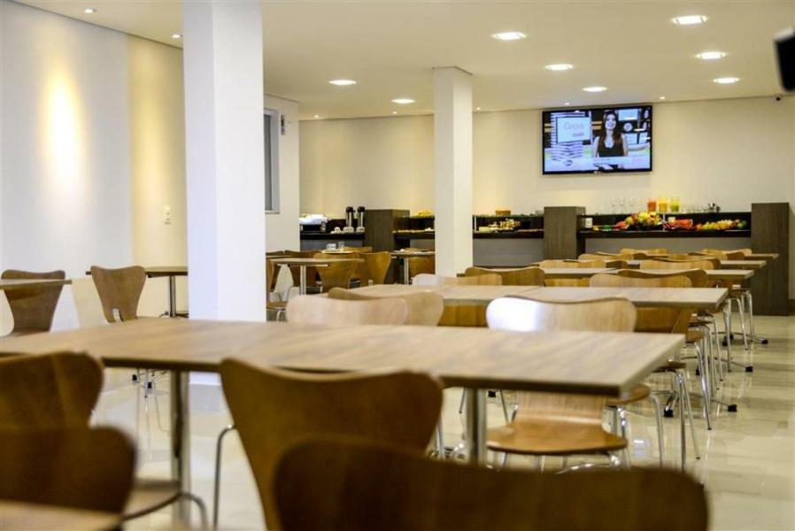 Grand Cafe Hotel 마뉴아수 외부 사진